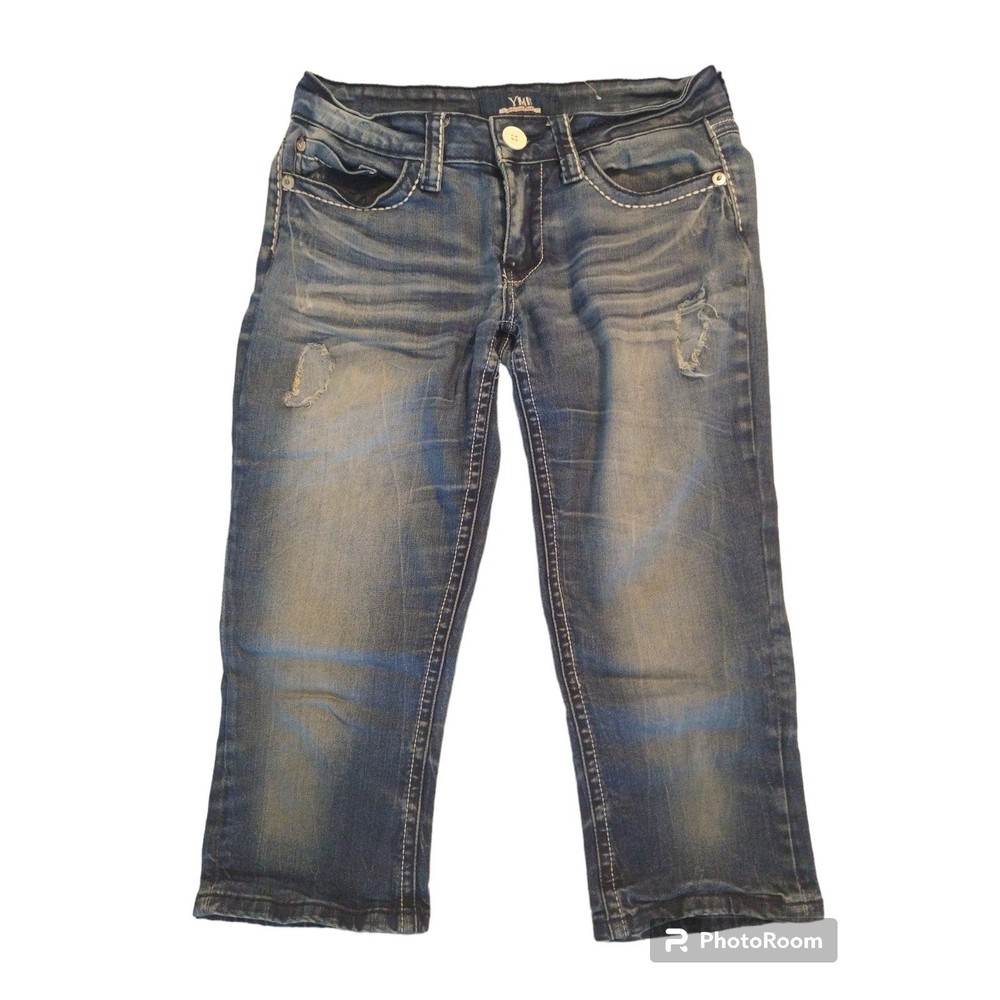 YMI size 5 distressed cropped jeans